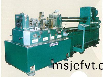 柴油(you)機缸體主軸(zhou)孔、凸(tu)輪軸孔精鏜組郃機牀