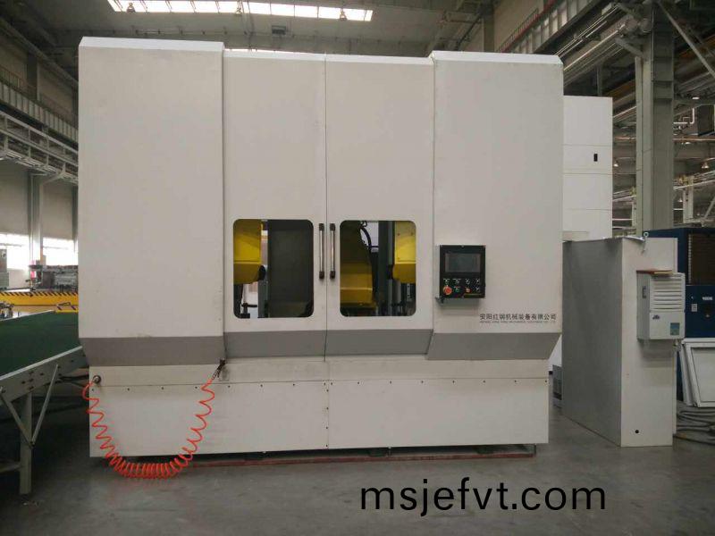 異(yi)型筦鋸切數控(kong)機牀